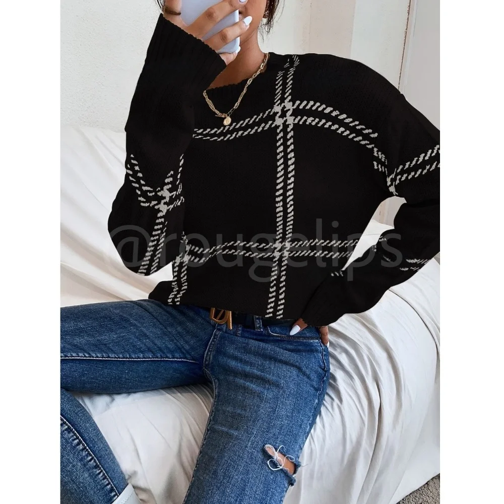 Grid Plaid Pattern Black Knit Crew Neck Pullover Sweater - Picture 2 of 9